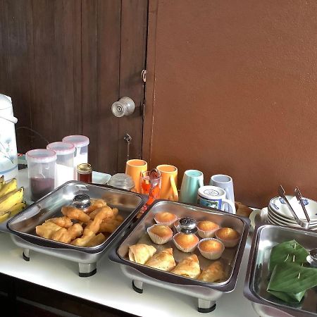 Tata Guesthouse 치앙마이 외부 사진