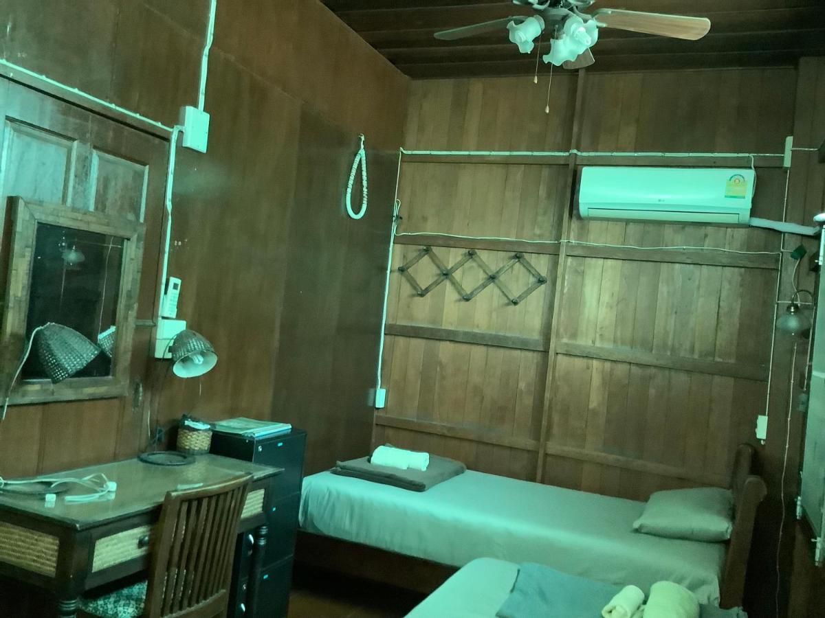 Tata Guesthouse 치앙마이 외부 사진