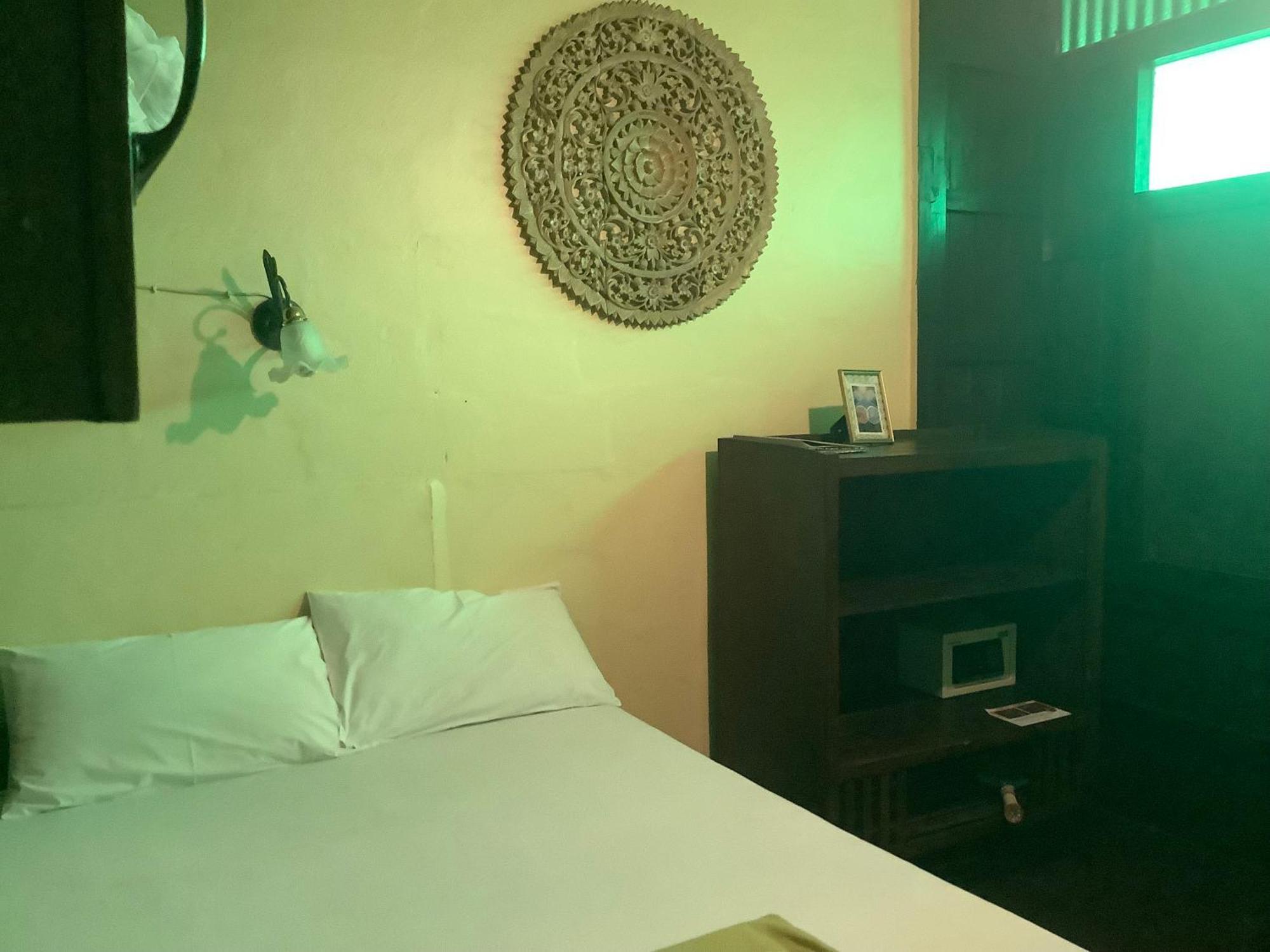 Tata Guesthouse 치앙마이 외부 사진