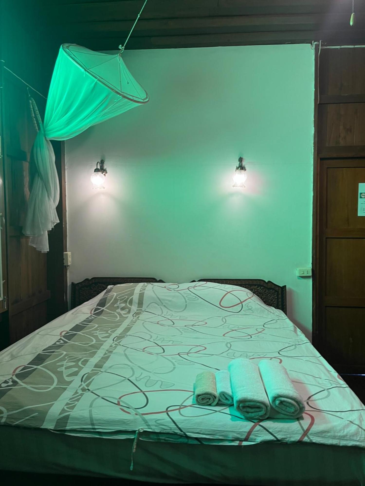 Tata Guesthouse 치앙마이 외부 사진